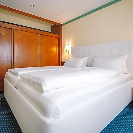 Royal Hotel 4*