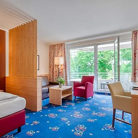 Royal 4*